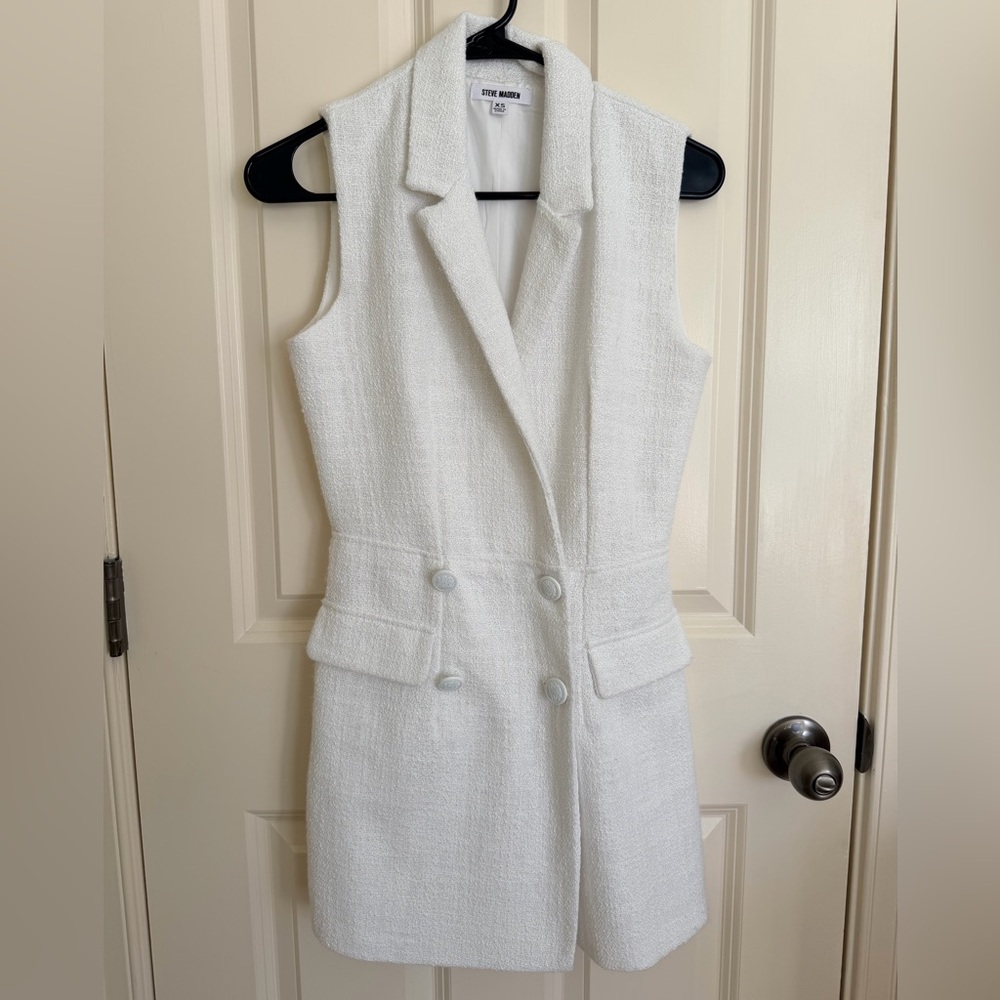 White Sleeveless Blazer Skort Dress Steve Madden